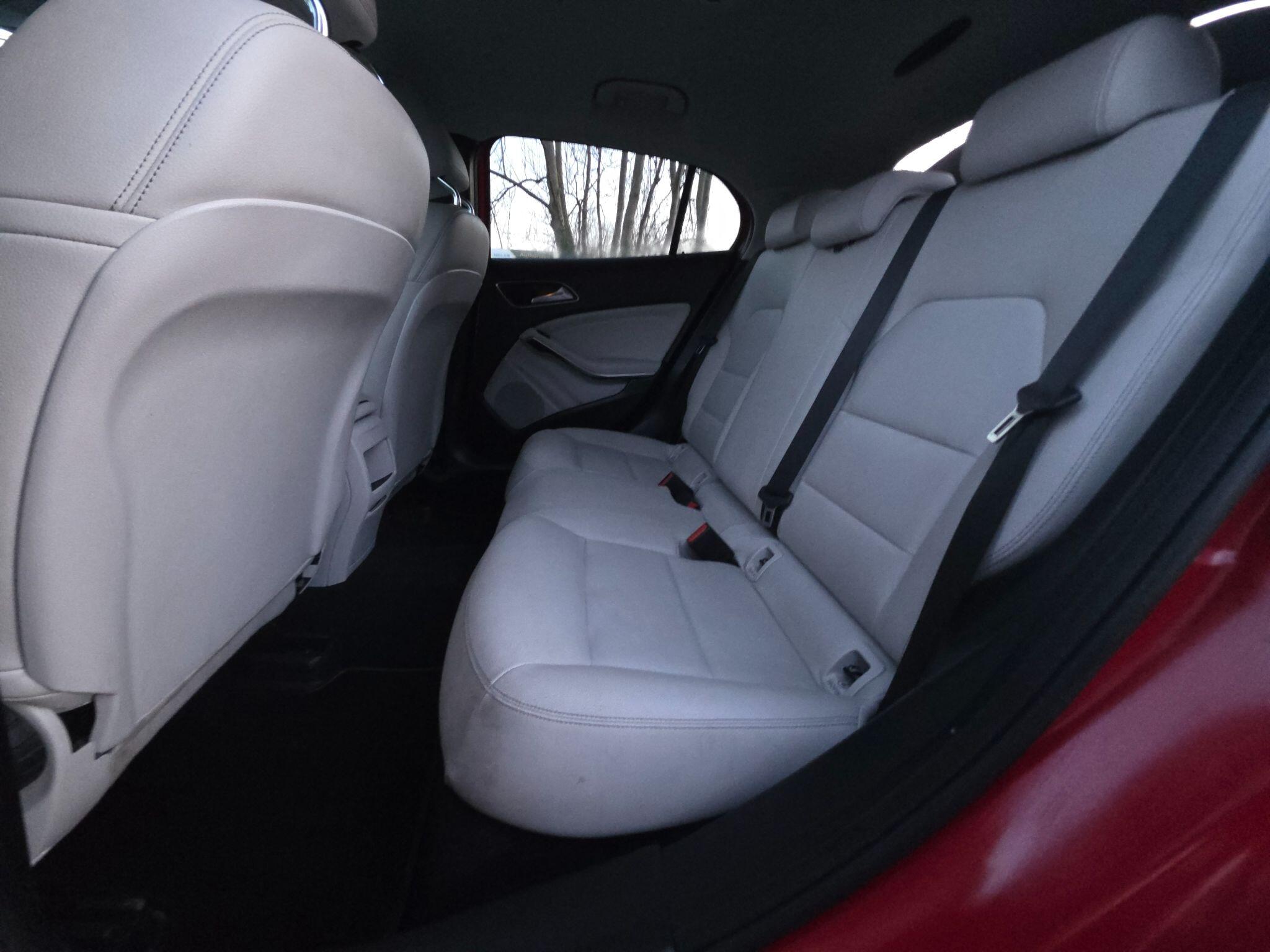 2018 Mercedes-Benz GLA 1.6 GLA200 SE (Executive) Euro 6 (s/s) 5dr • 28,270 miles image 16