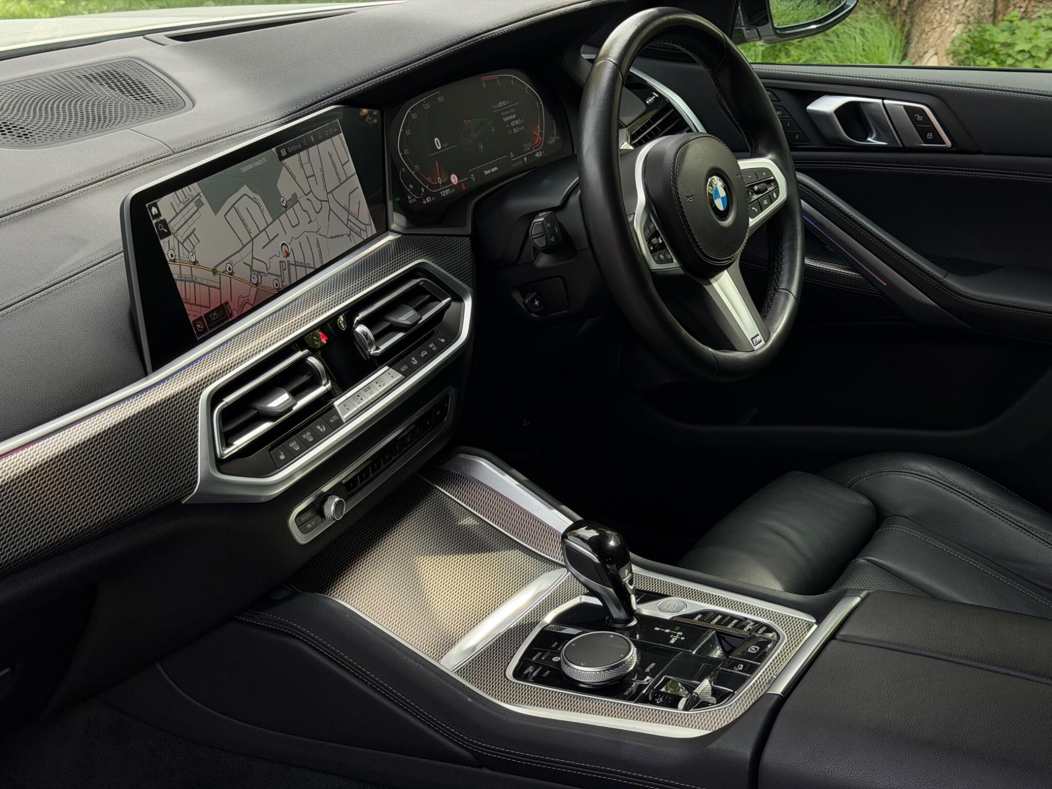BMW X6 view 17