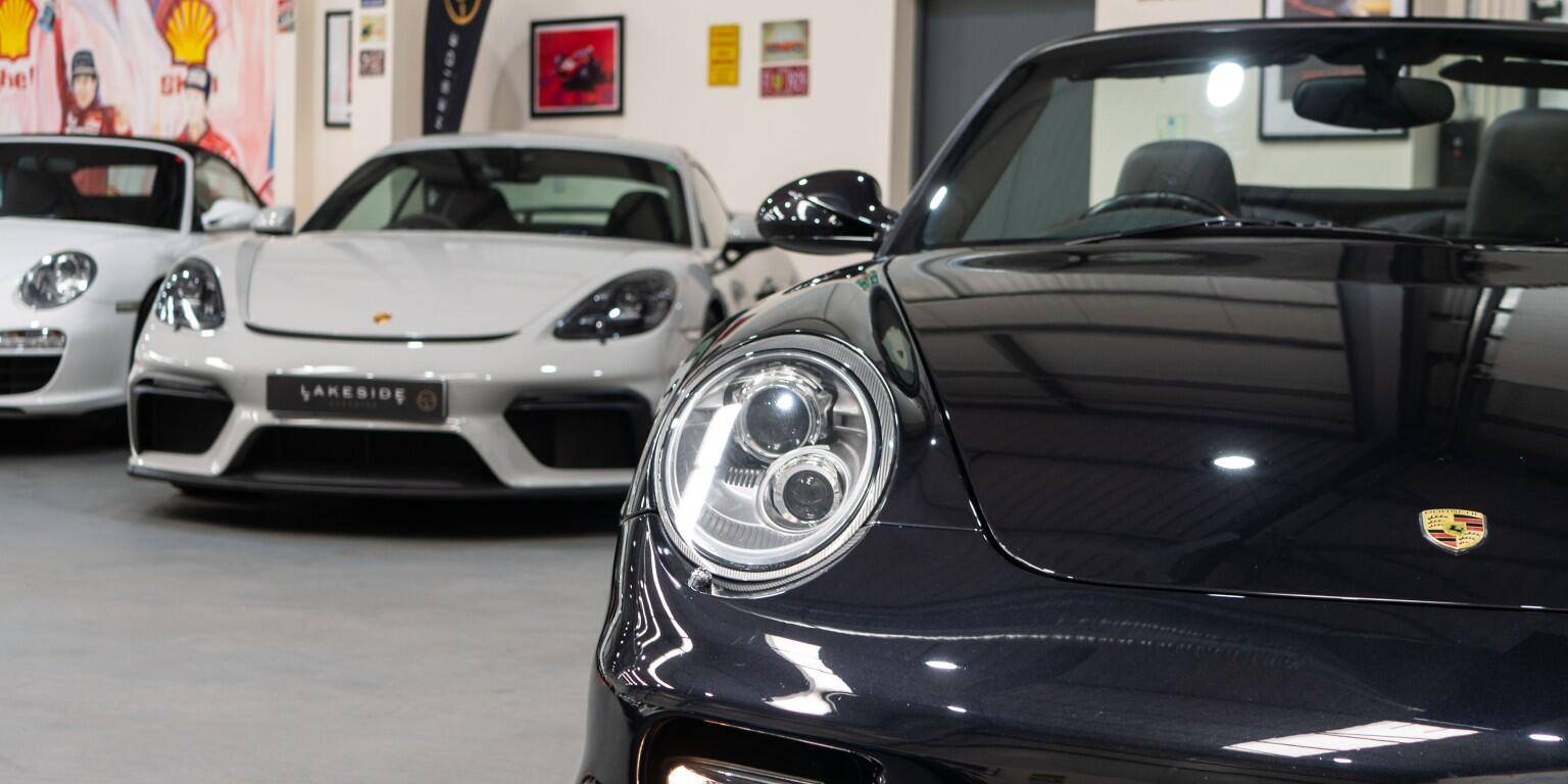 Porsche 911 view 42