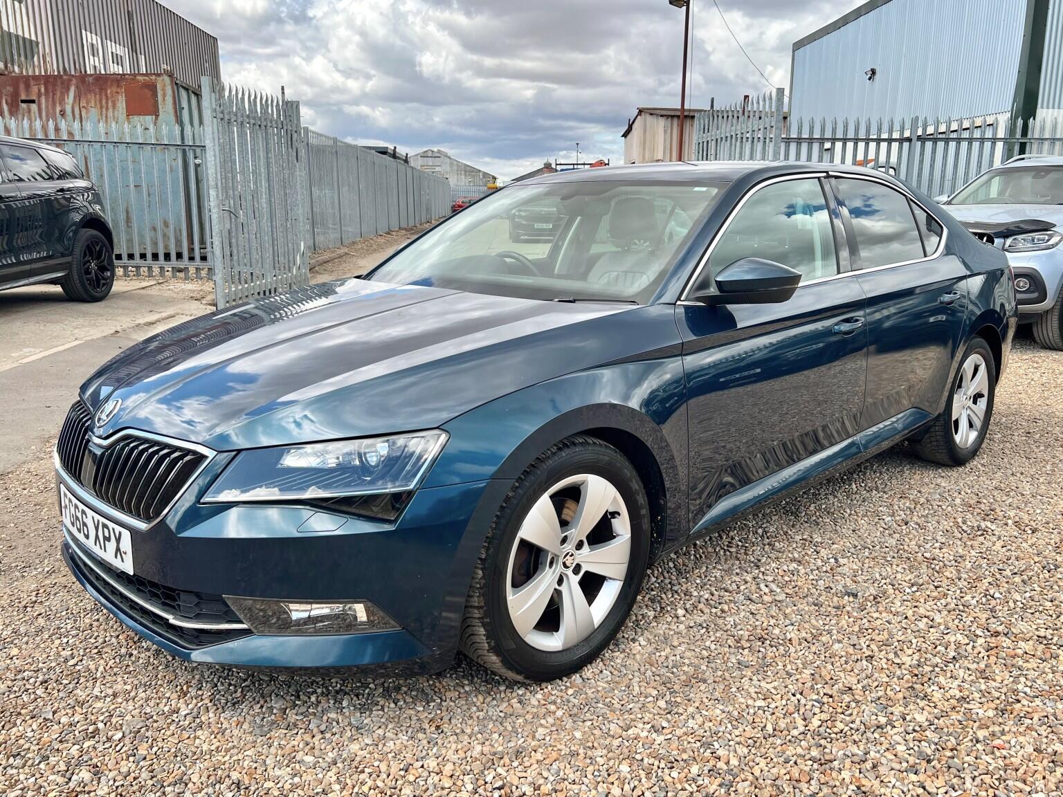 Skoda Superb view 10