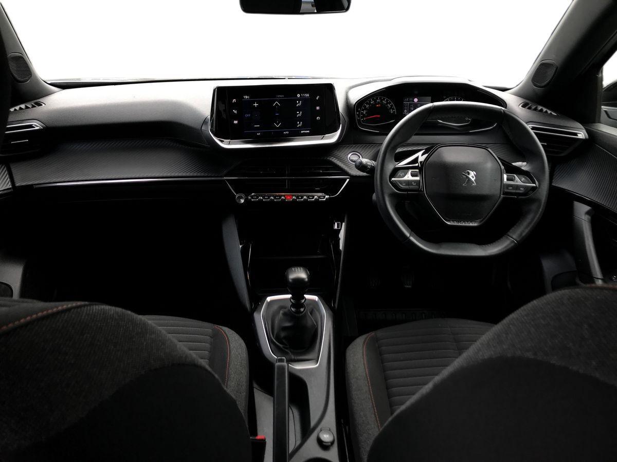 Peugeot 2008 view 4
