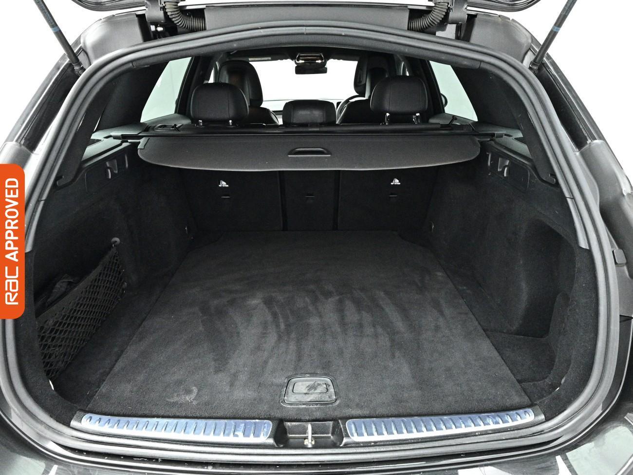 Mercedes-Benz C-Class view 26