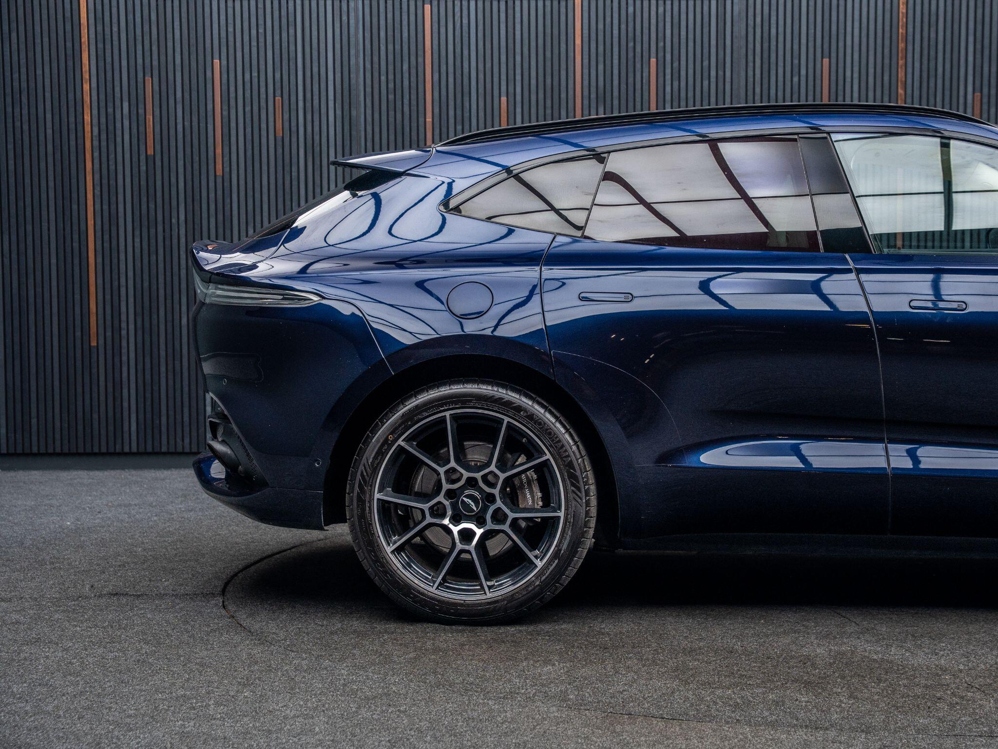 Aston Martin DBX view 19