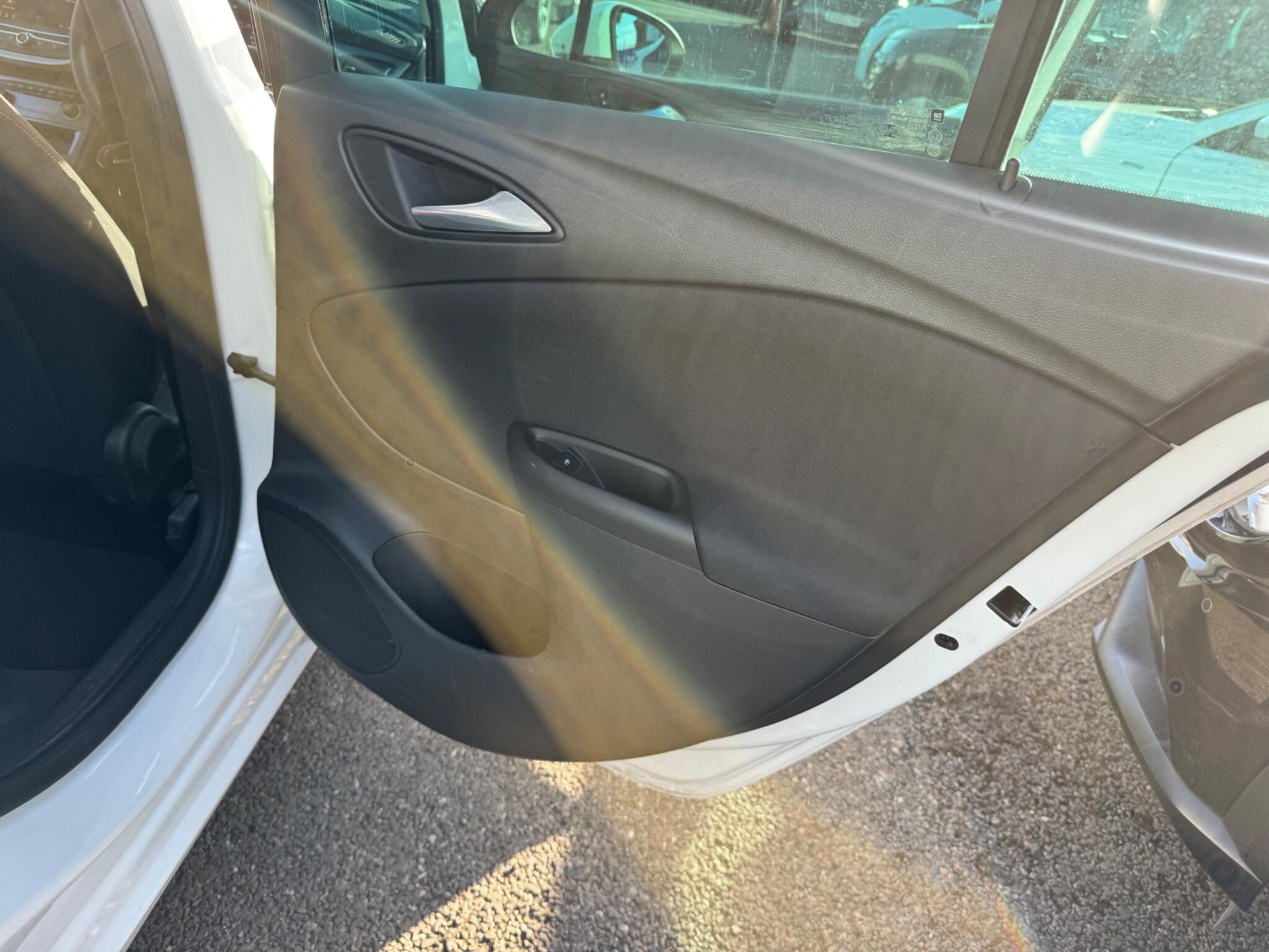 Vauxhall Astra view 32