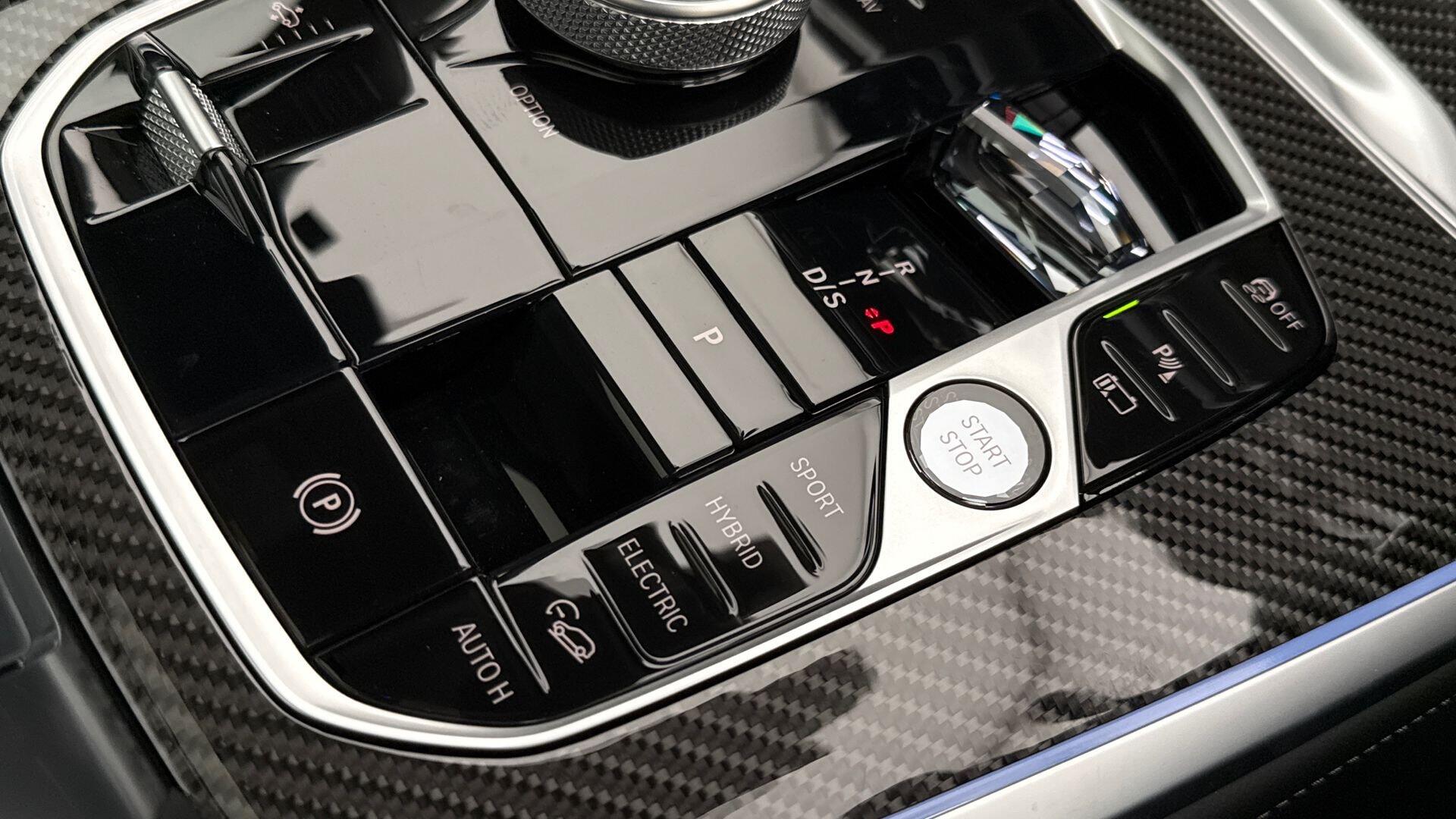 BMW X5 view 20