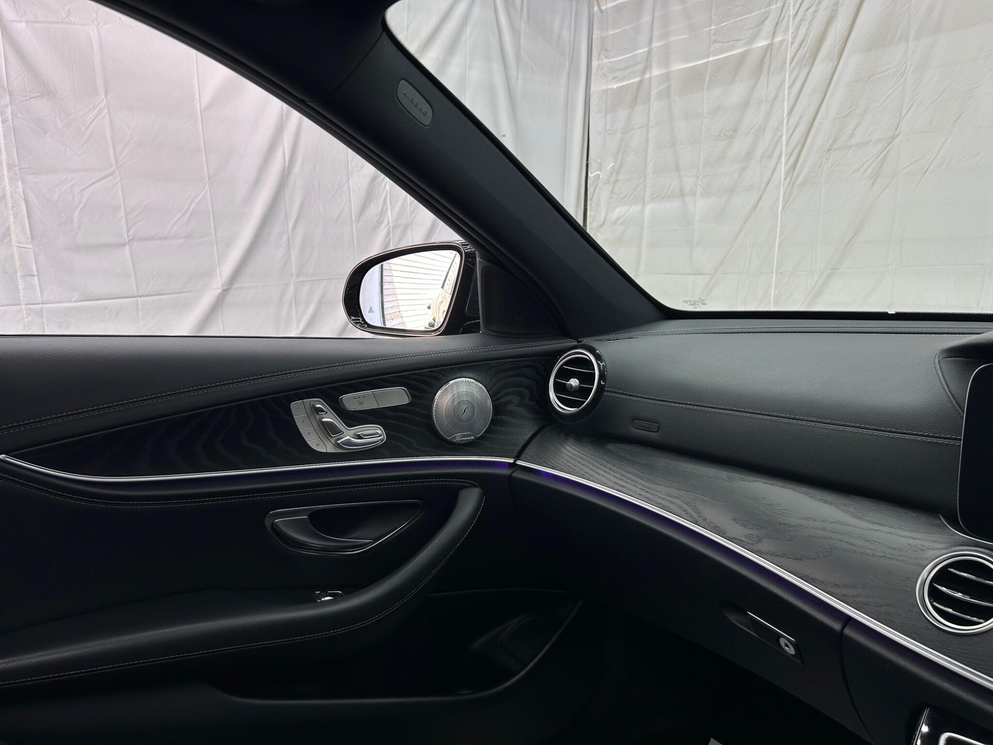 Mercedes-Benz E Class view 9