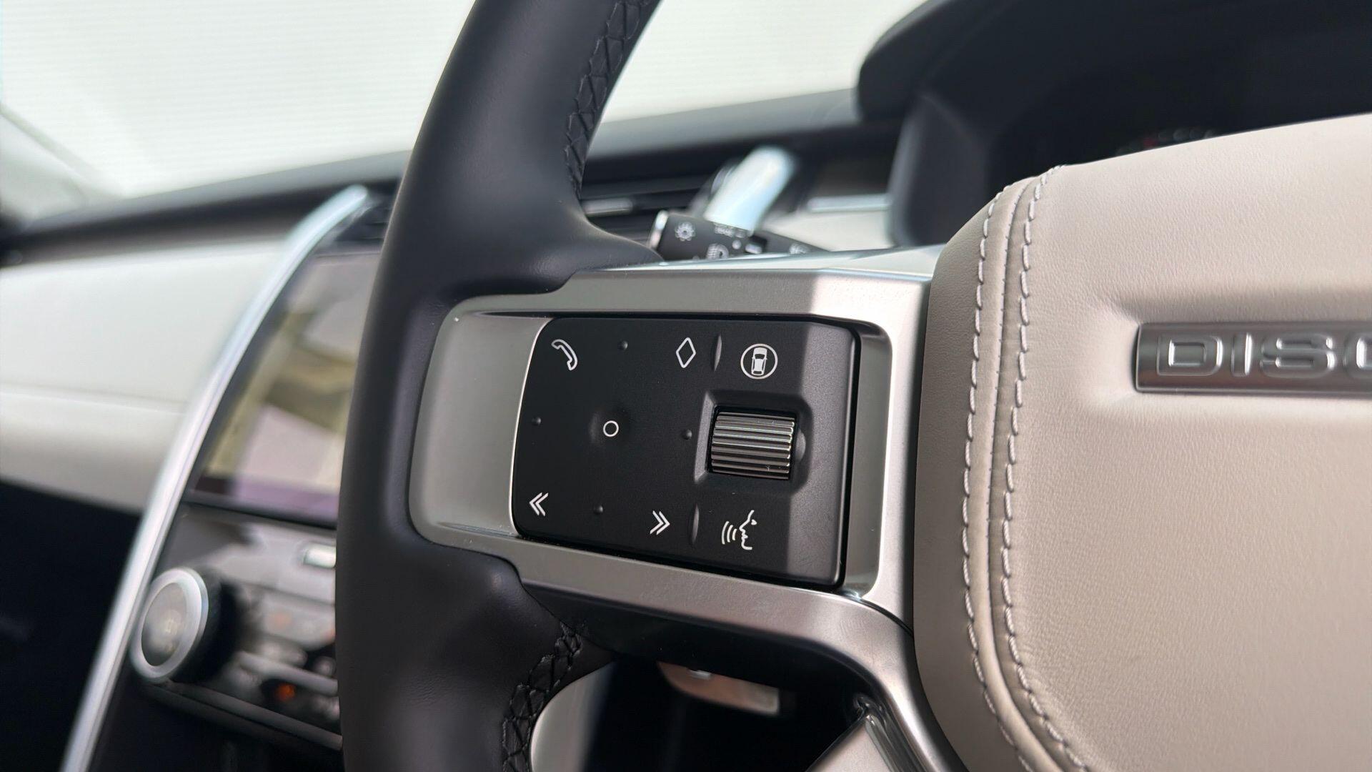 Land Rover Discovery view 23
