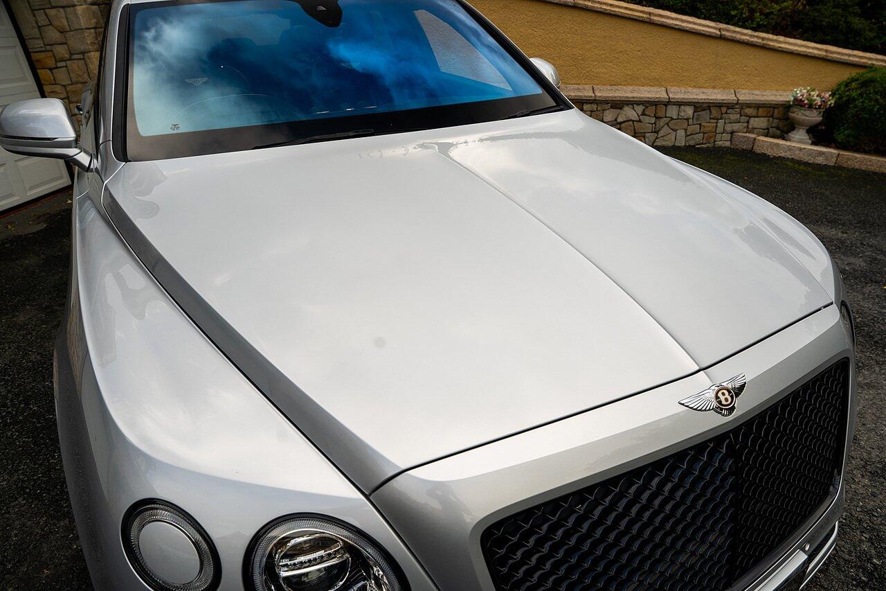 Bentley Bentayga view 27