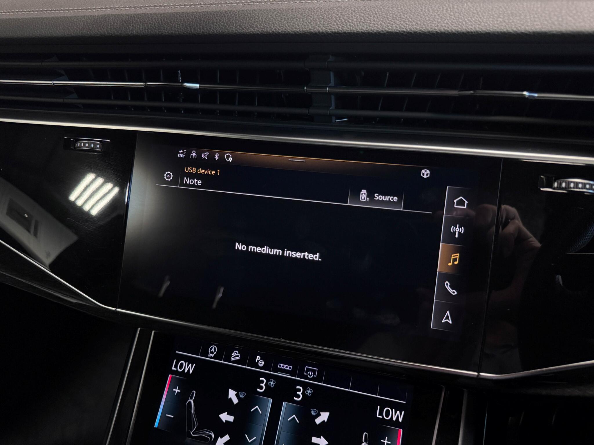 Audi Q8 view 49