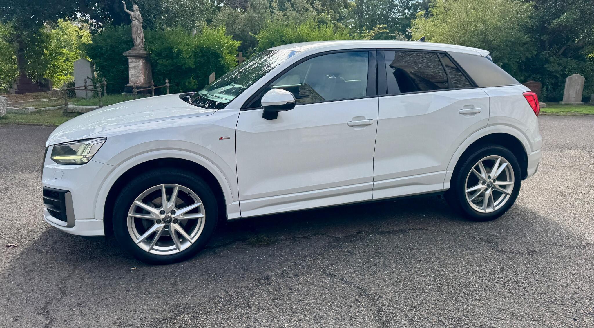 Audi Q2 view 16