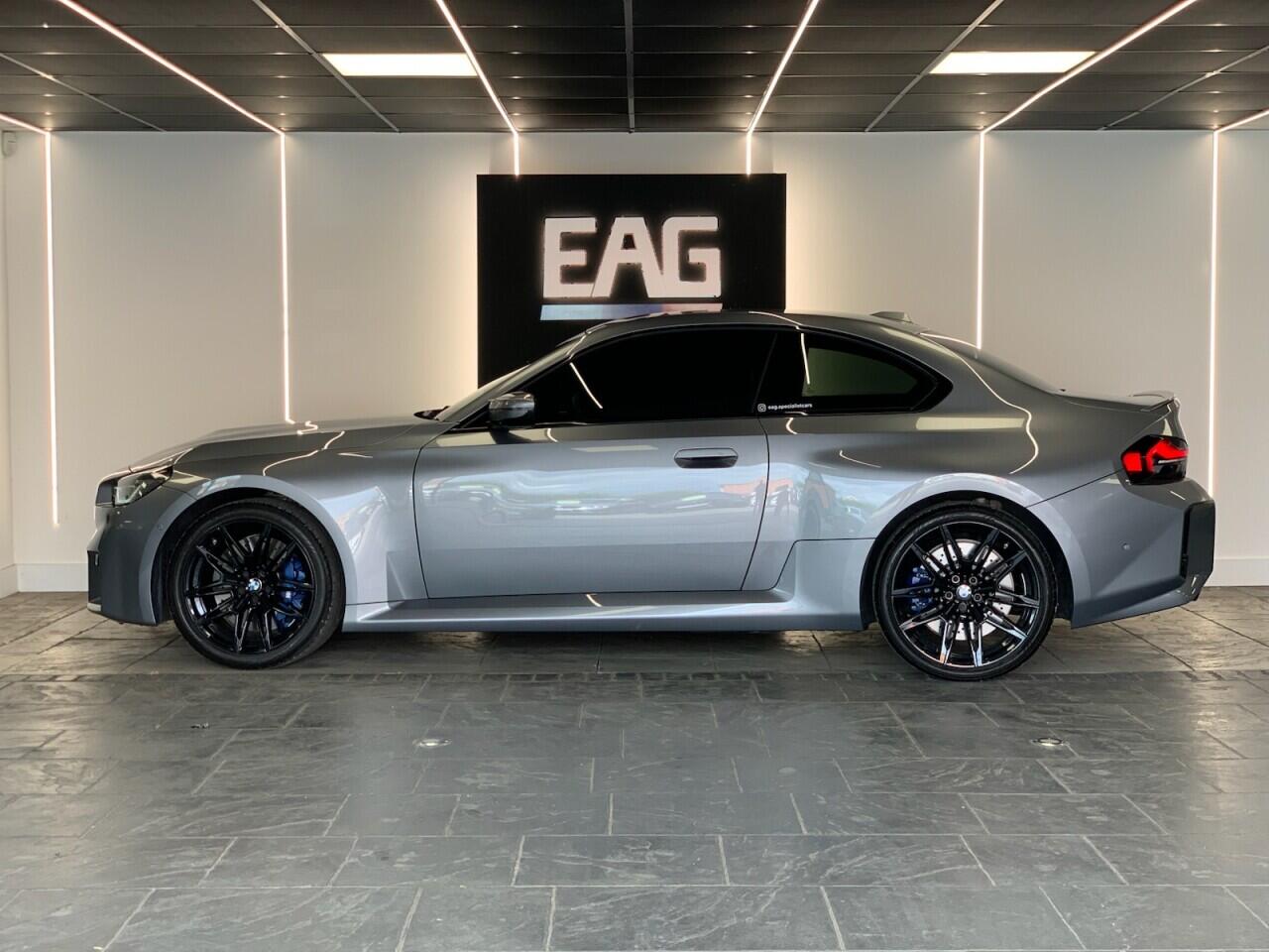 BMW M2 view 3