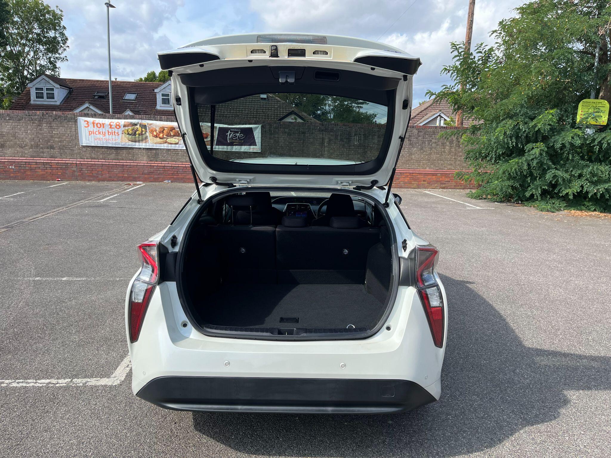 Toyota Prius view 39