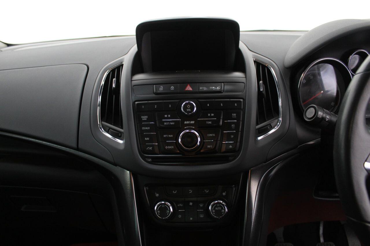 Vauxhall Zafira Tourer view 34