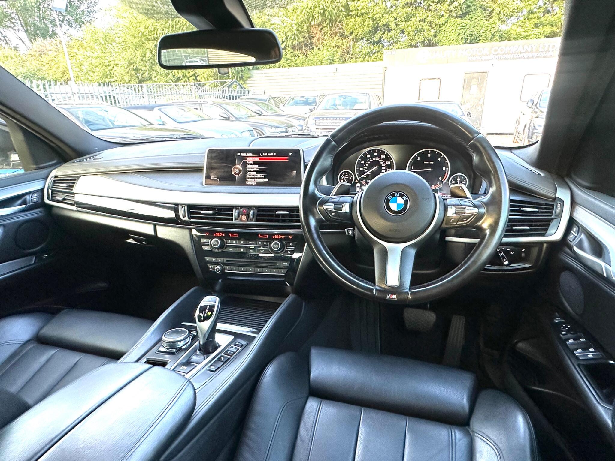 BMW X6 view 3