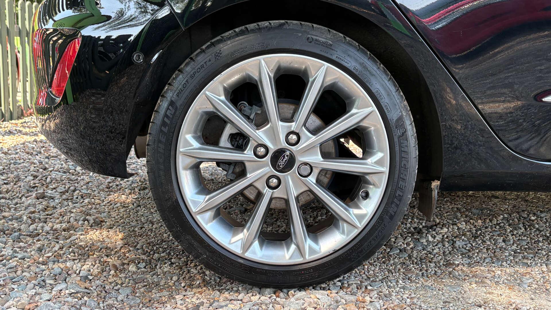 Ford Fiesta view 34