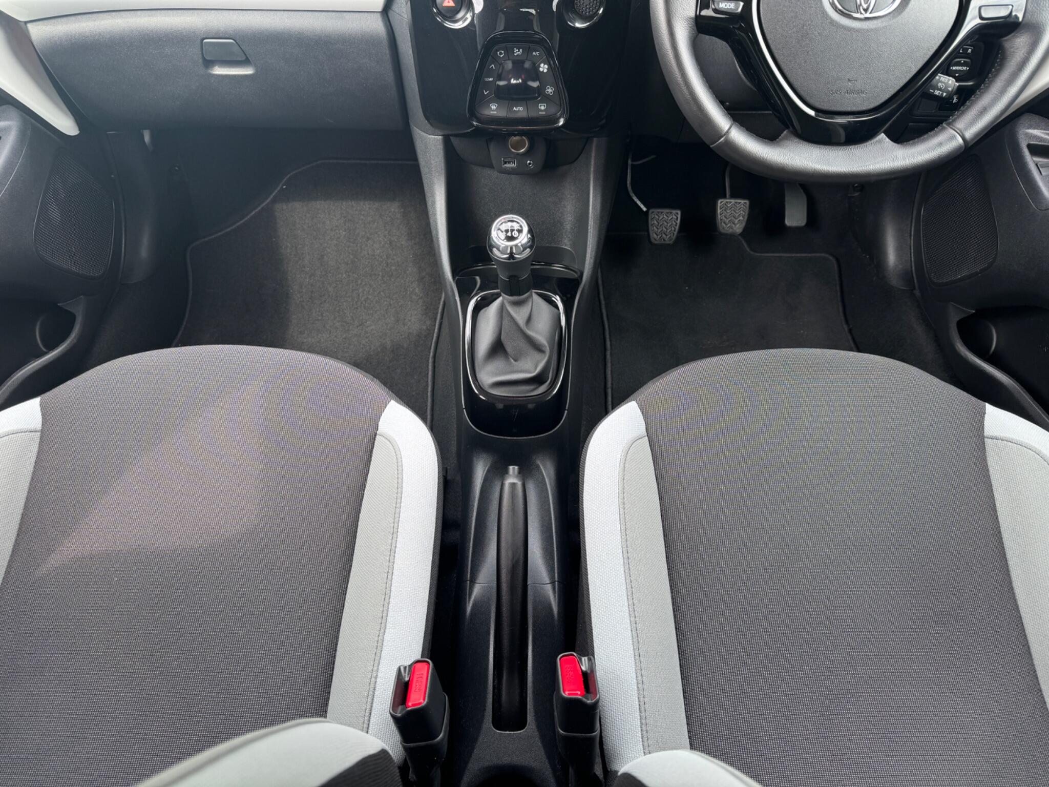 Toyota Aygo view 35