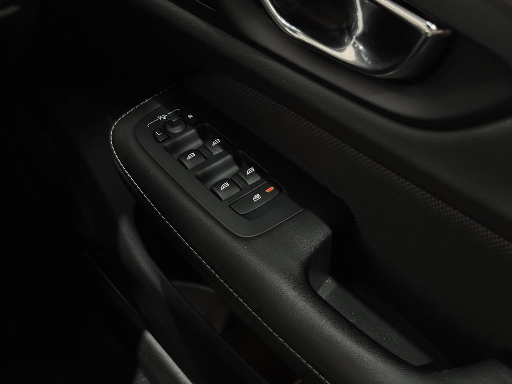 Volvo S60 view 48
