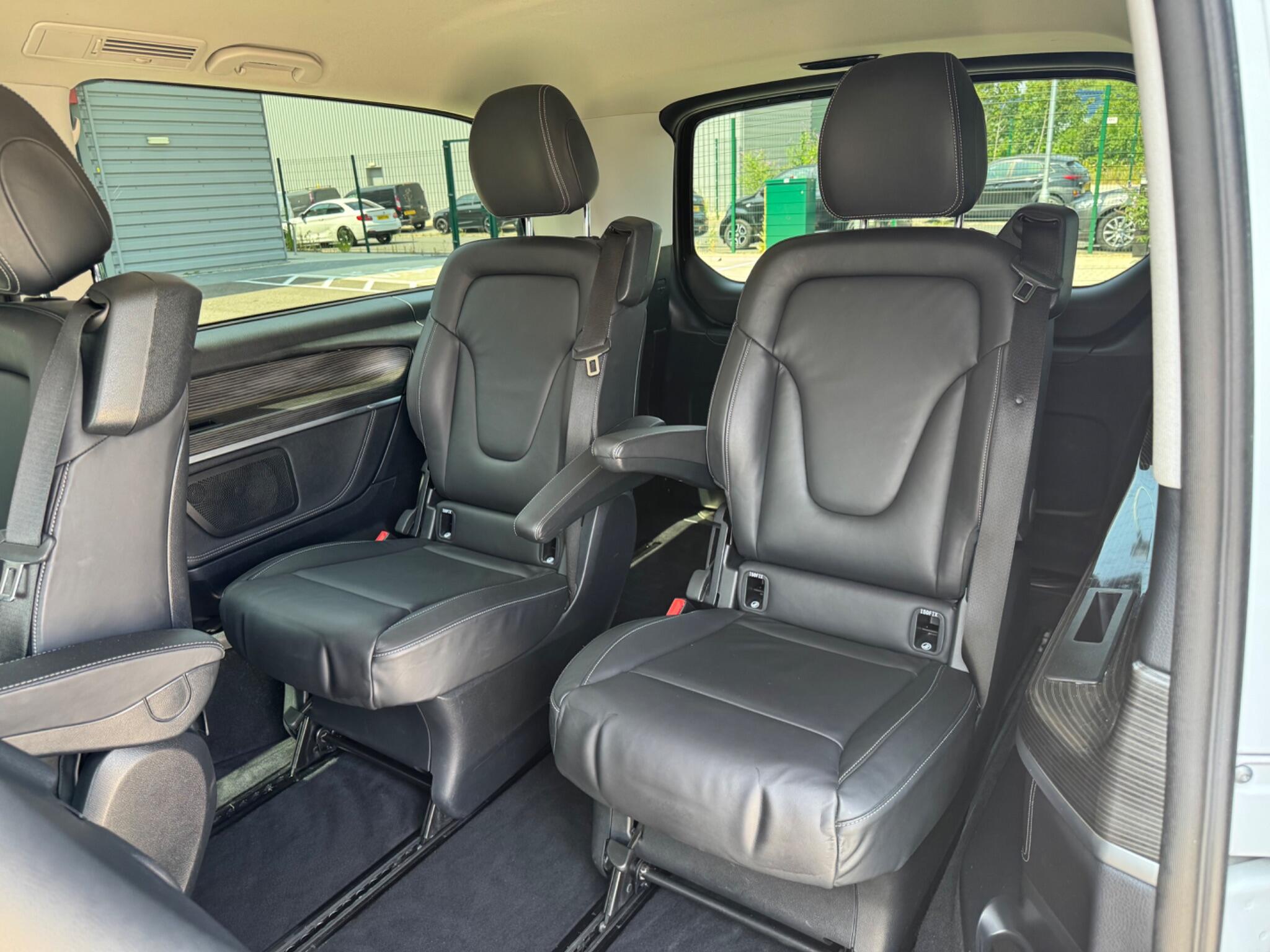 Mercedes-Benz V Class view 26