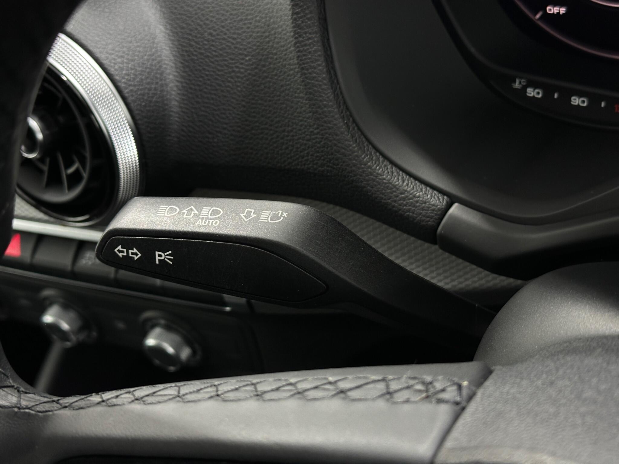 Audi Q2 view 14