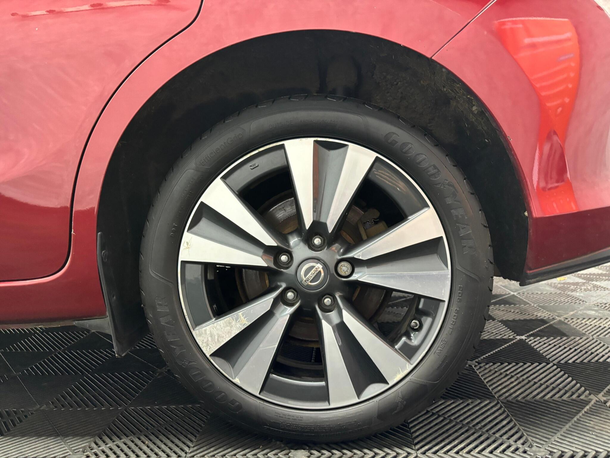 Nissan Pulsar view 26
