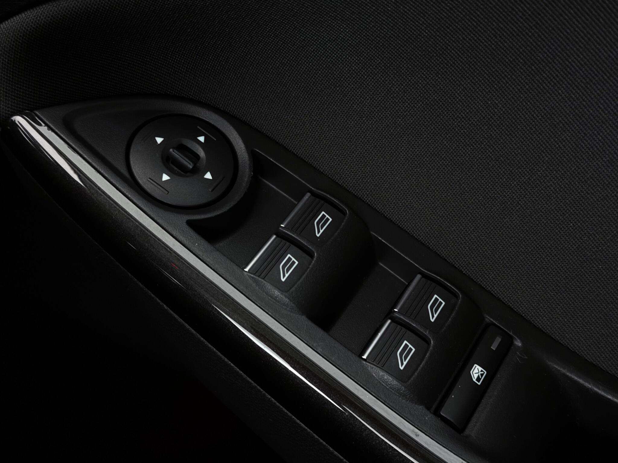 Ford Focus view 25