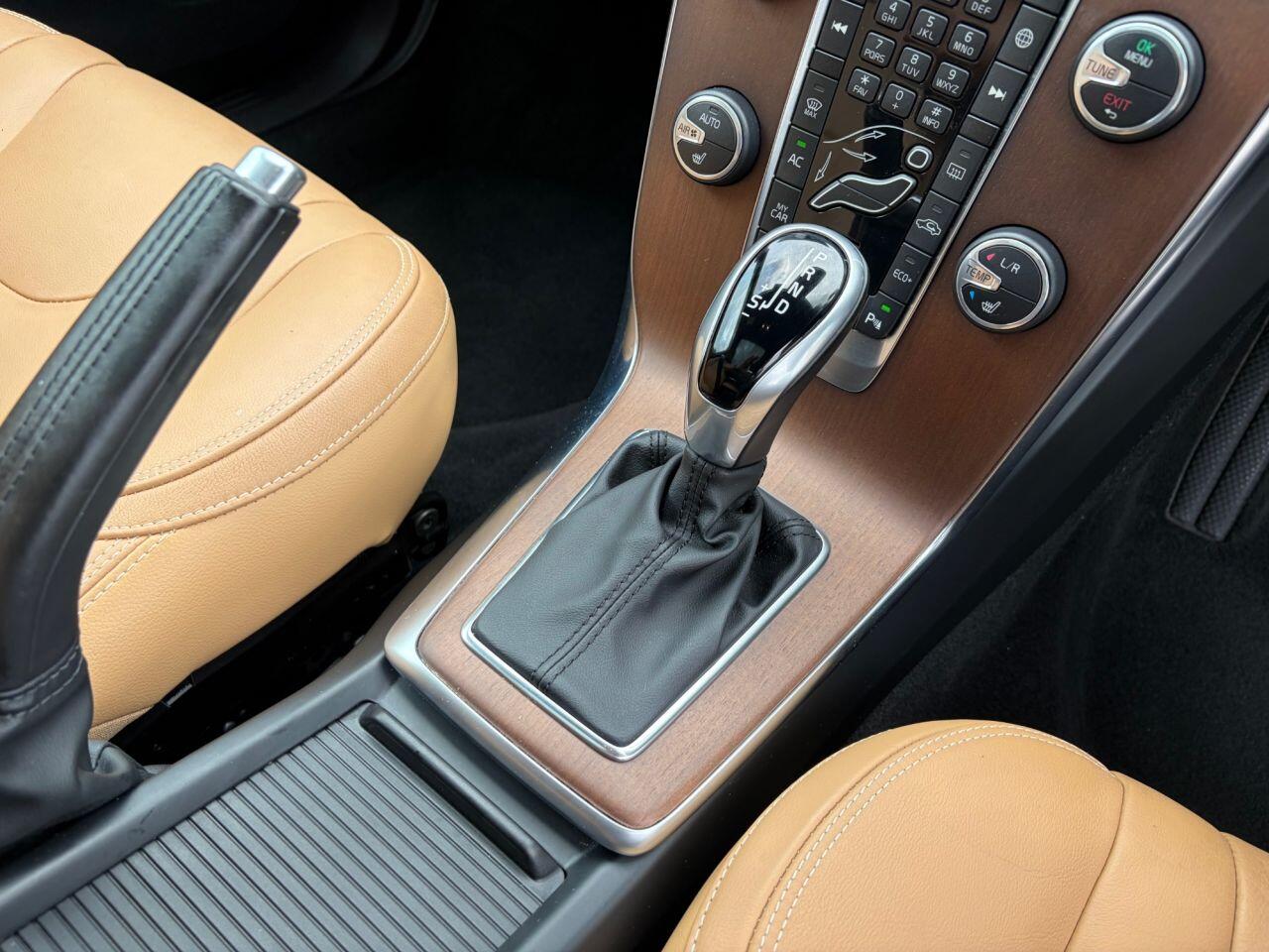 Volvo V40 Cross Country view 26