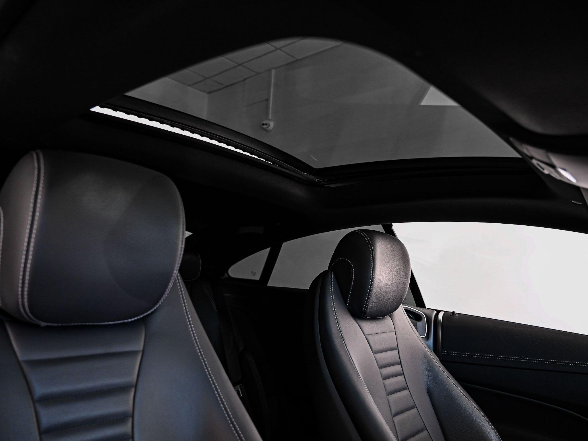 Mercedes-Benz E-Class view 3