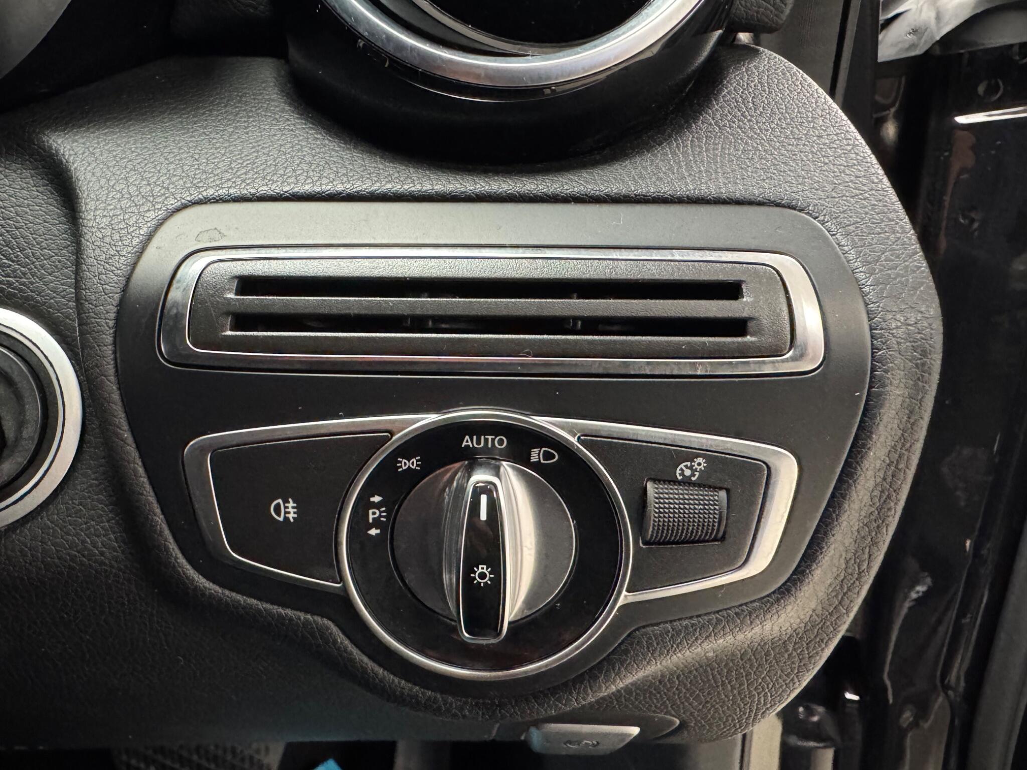 Mercedes-Benz C-Class view 10