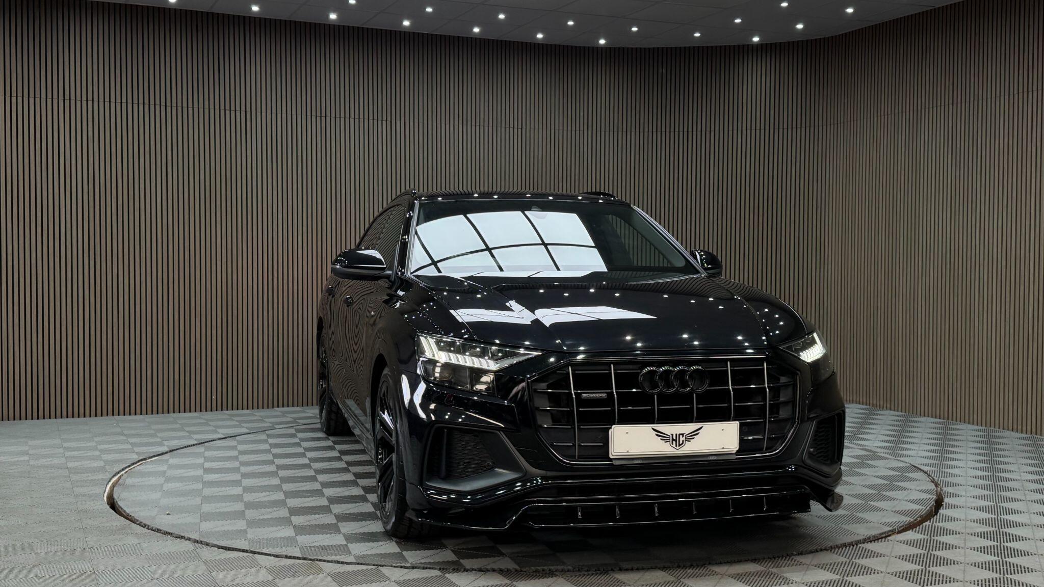 Audi Q8 view 32