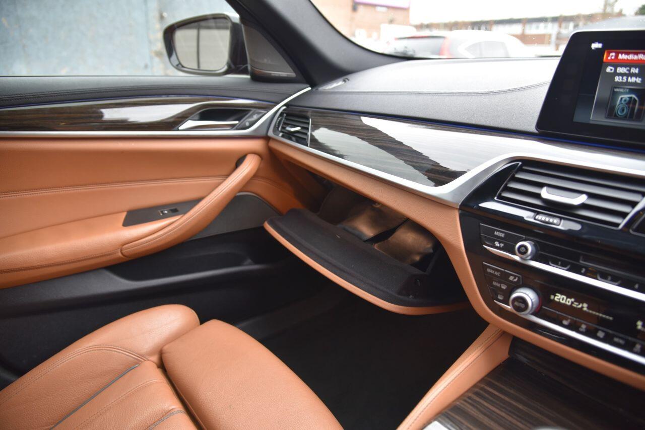 BMW 5 Series view 54