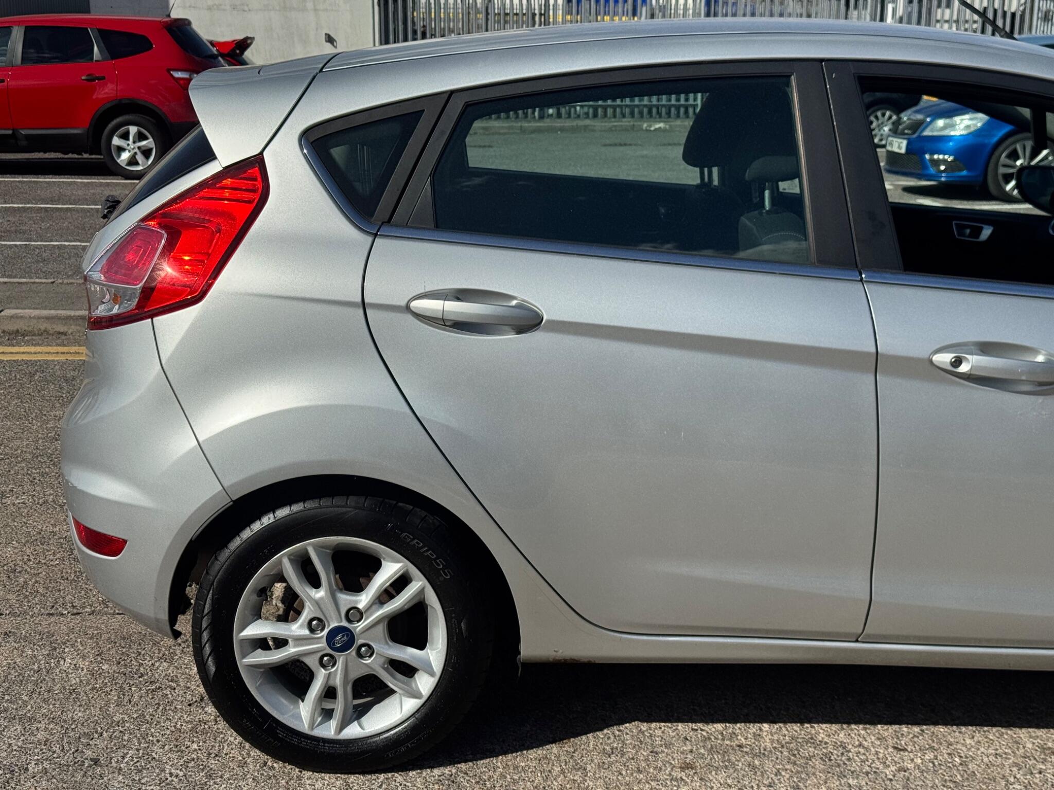 Ford Fiesta view 40
