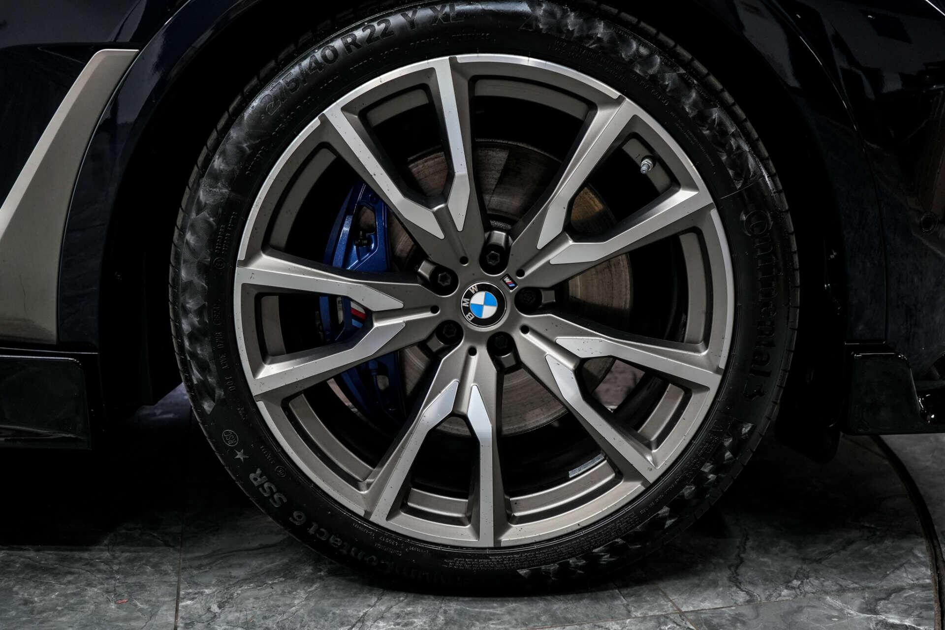 BMW X7 view 7