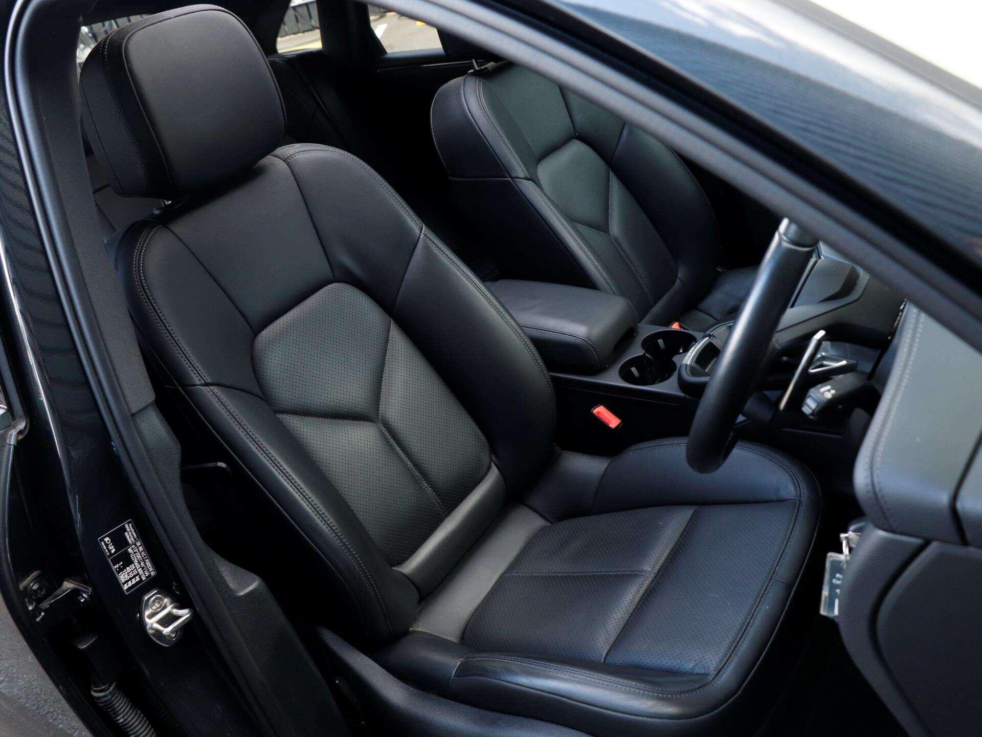 Porsche Macan view 23