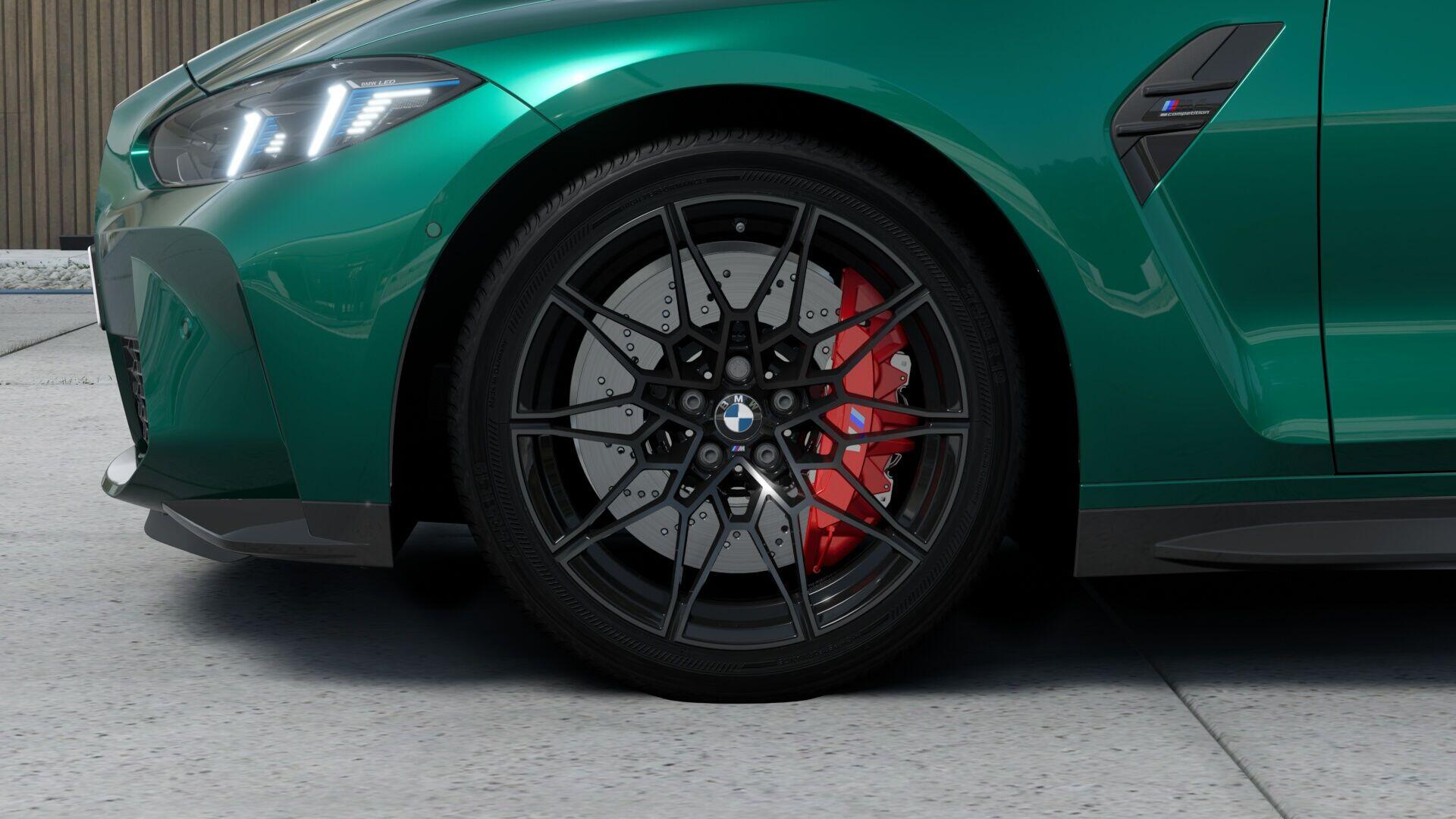 BMW M4 view 9