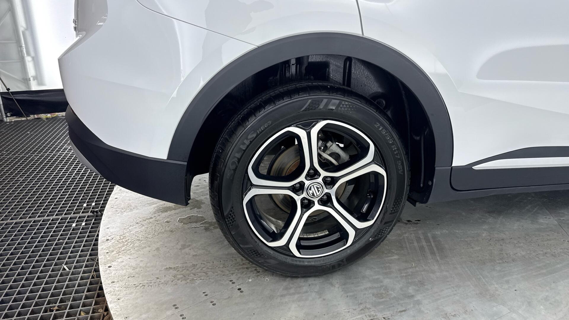 MG ZS view 18