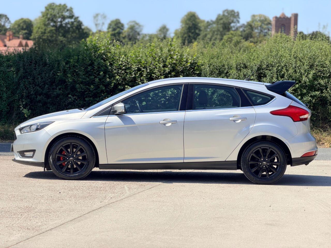 Ford Focus view 8