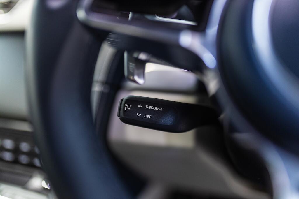 Porsche Cayman view 25