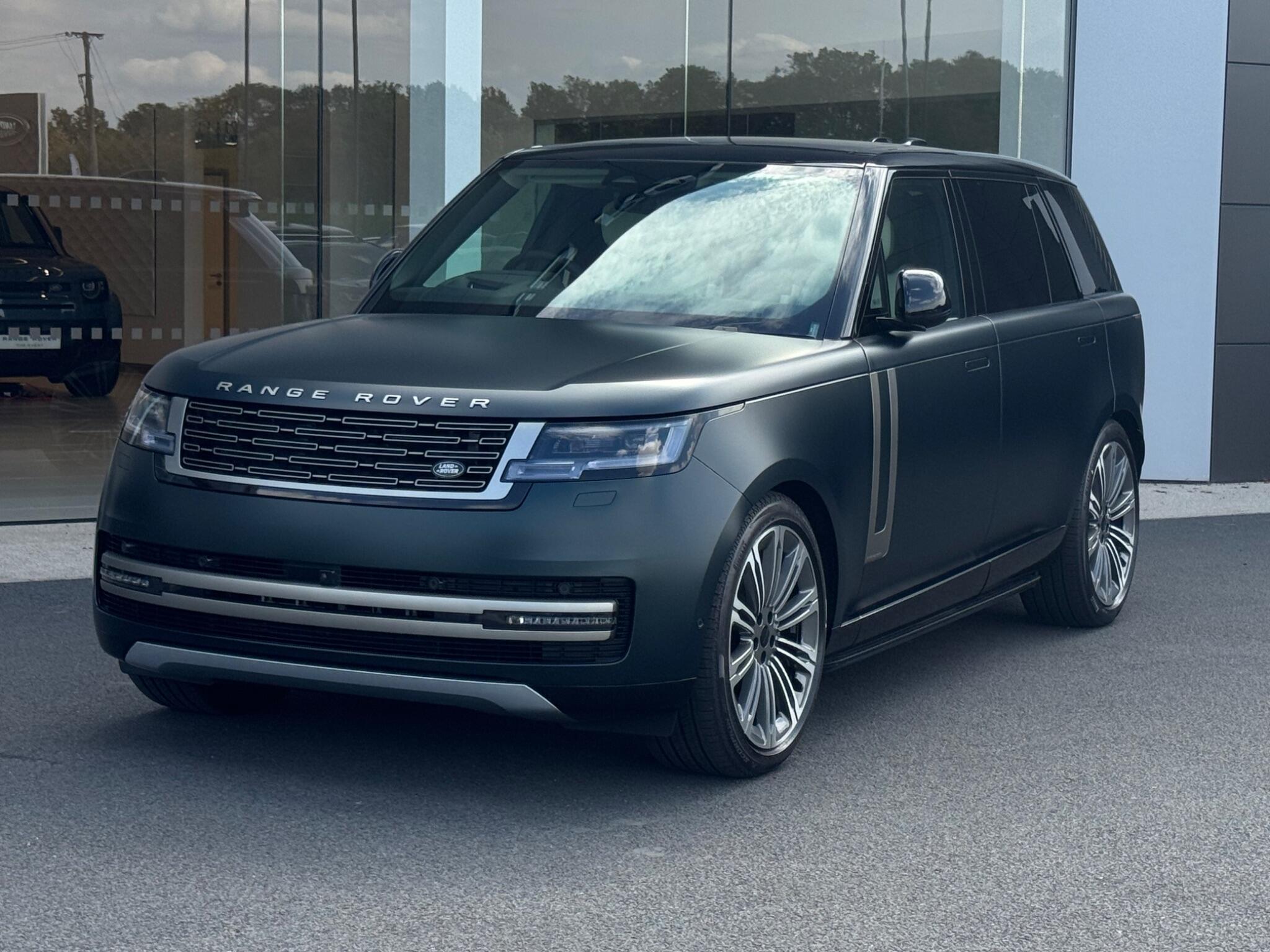 Land Rover Range Rover view 2