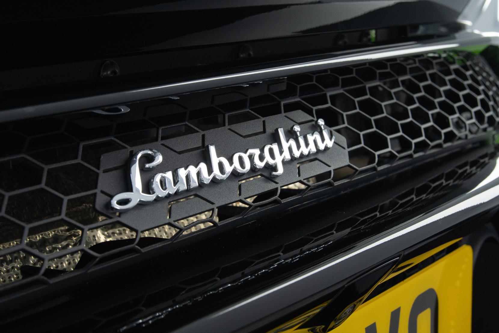 Lamborghini Huracan view 29