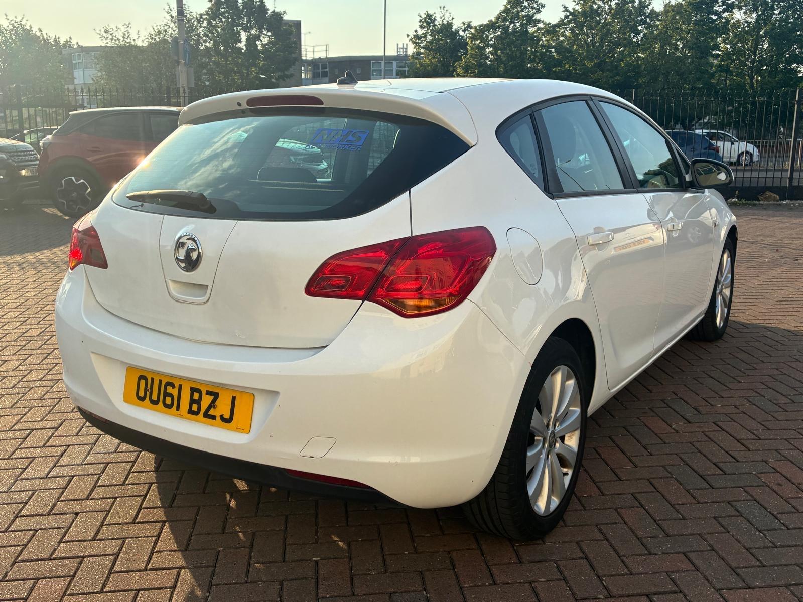 Vauxhall Astra view 8