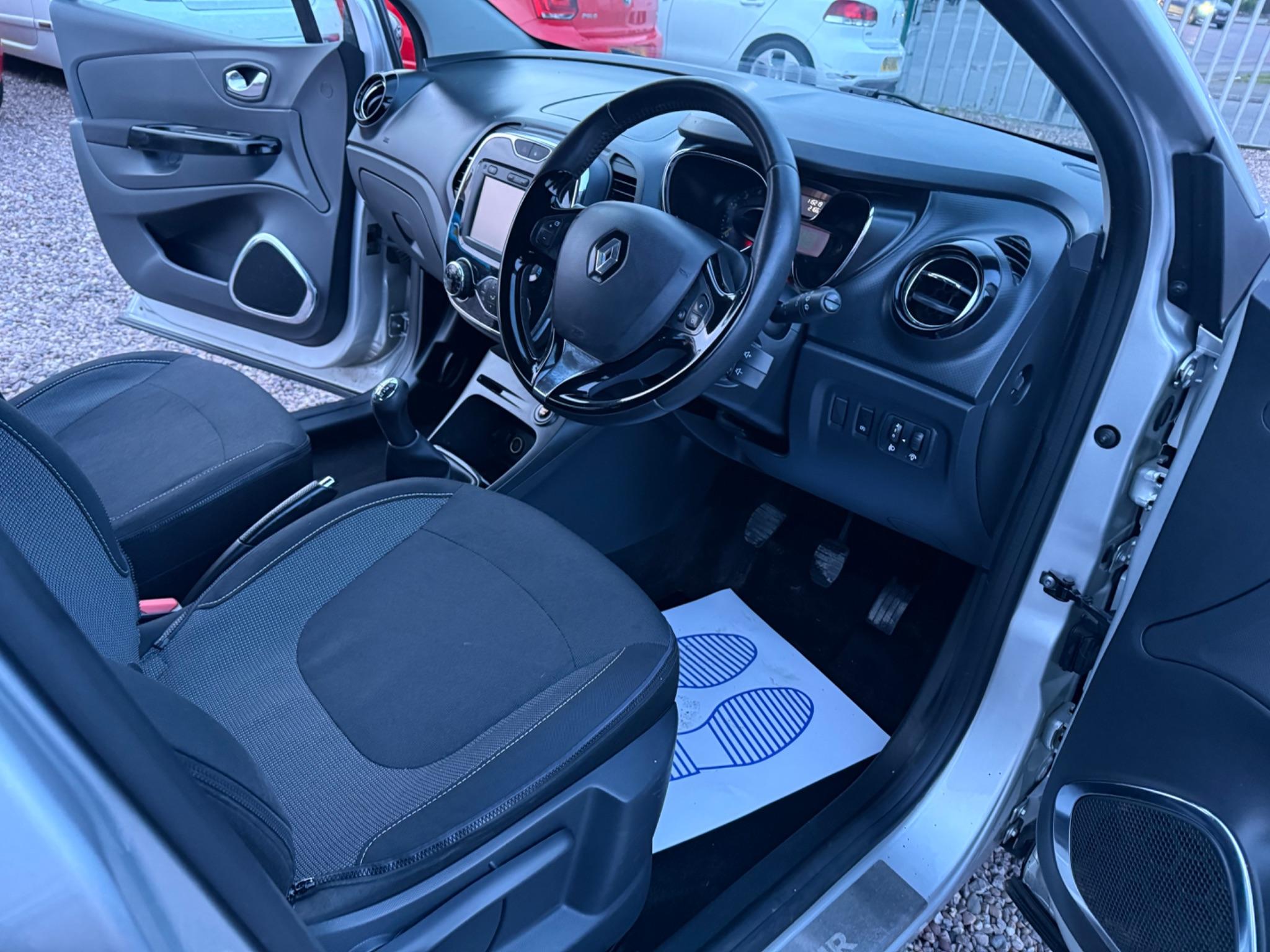 Renault Captur view 22