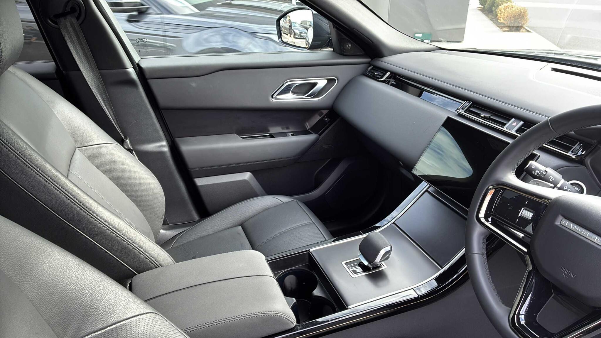 Land Rover Range Rover Velar view 25