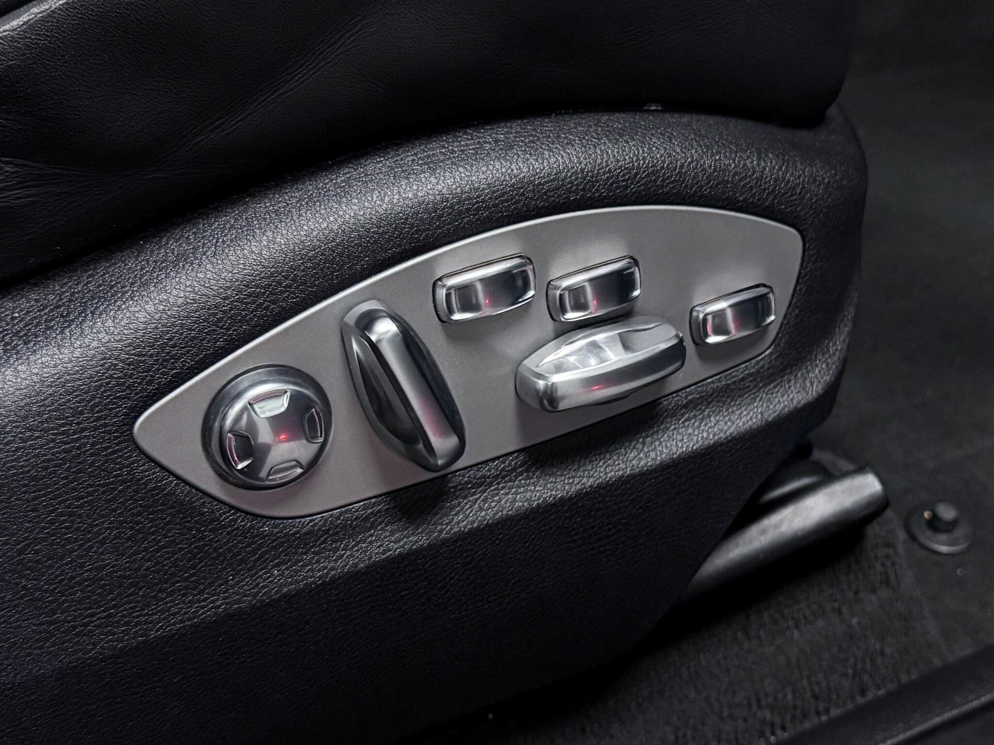 Porsche Macan view 31