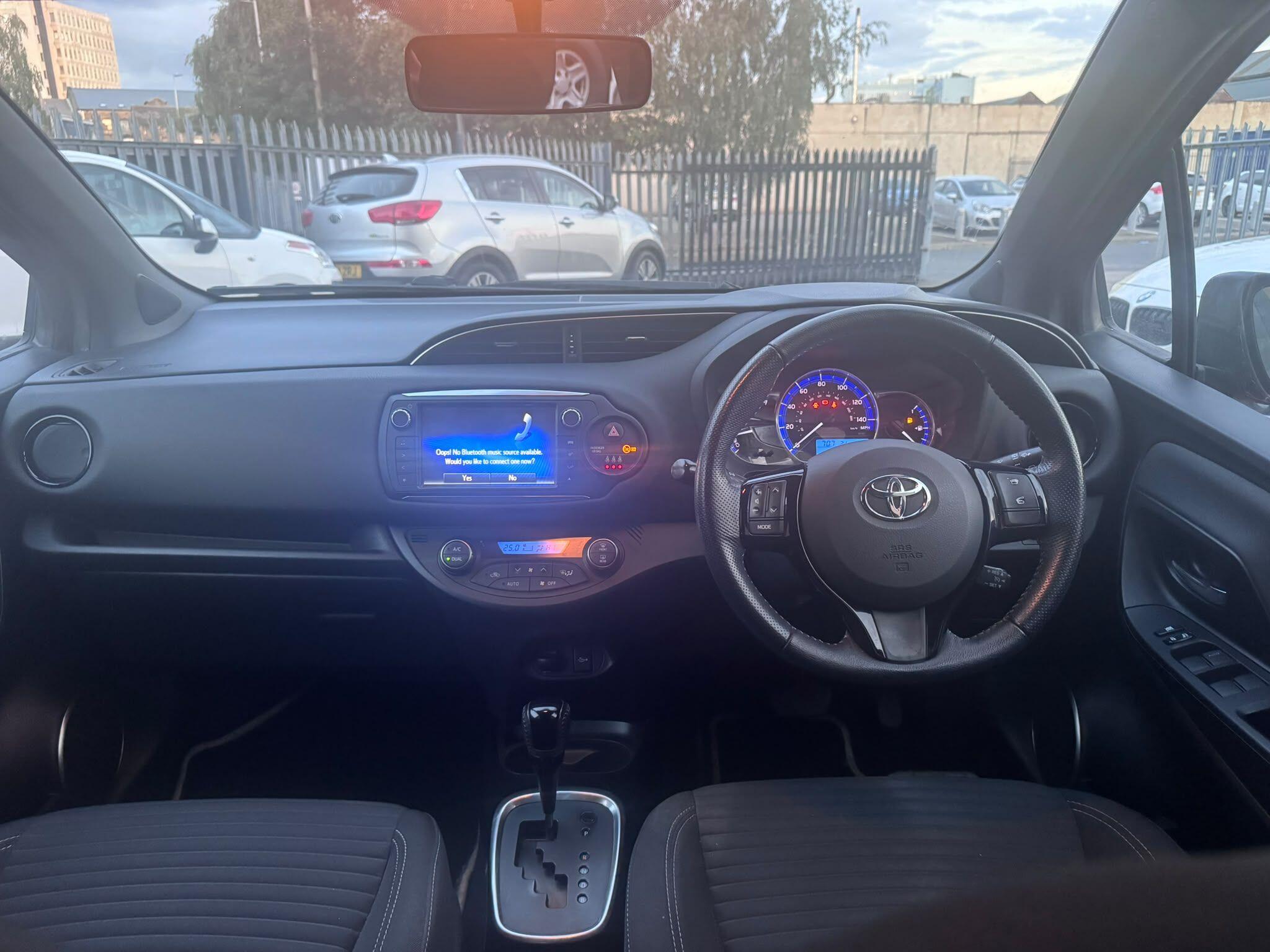 Toyota Yaris view 12