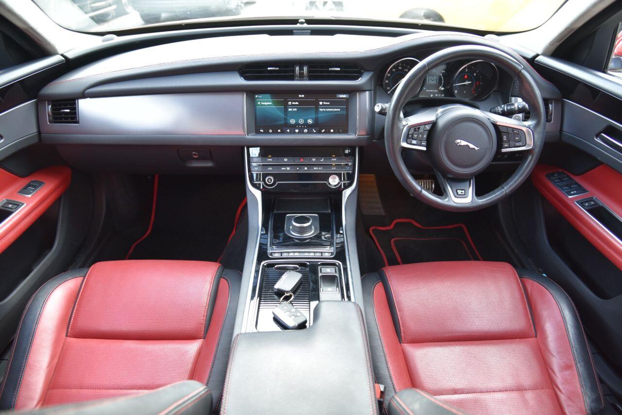 Jaguar XF view 2