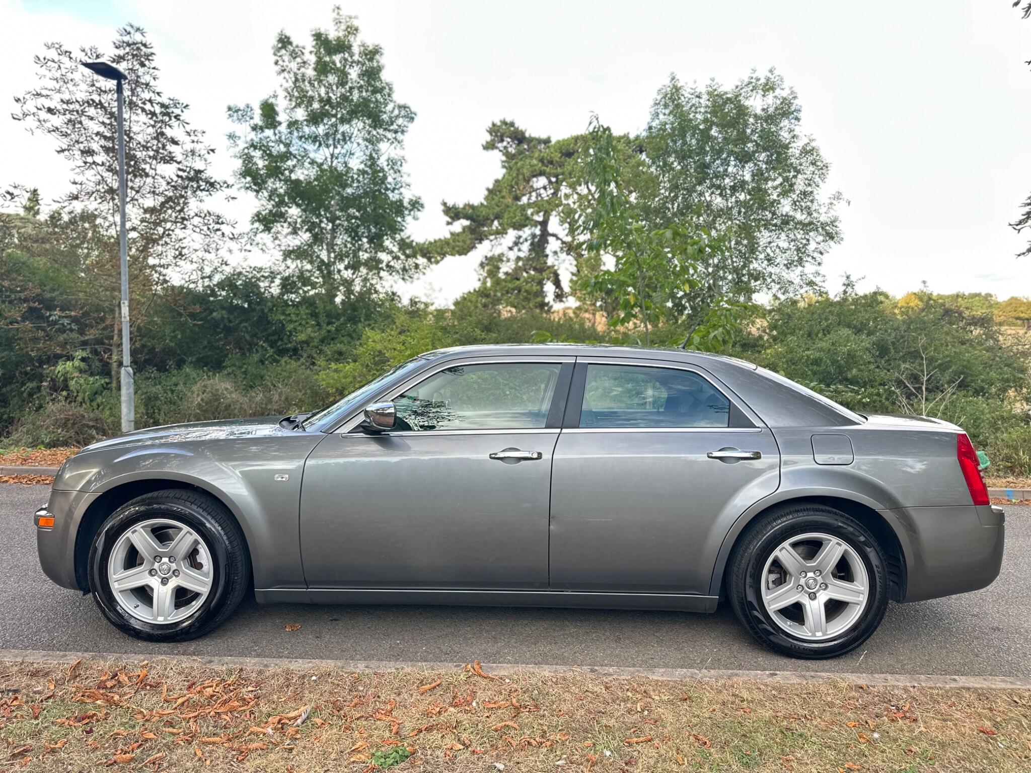 2008 Chrysler 300C image 3