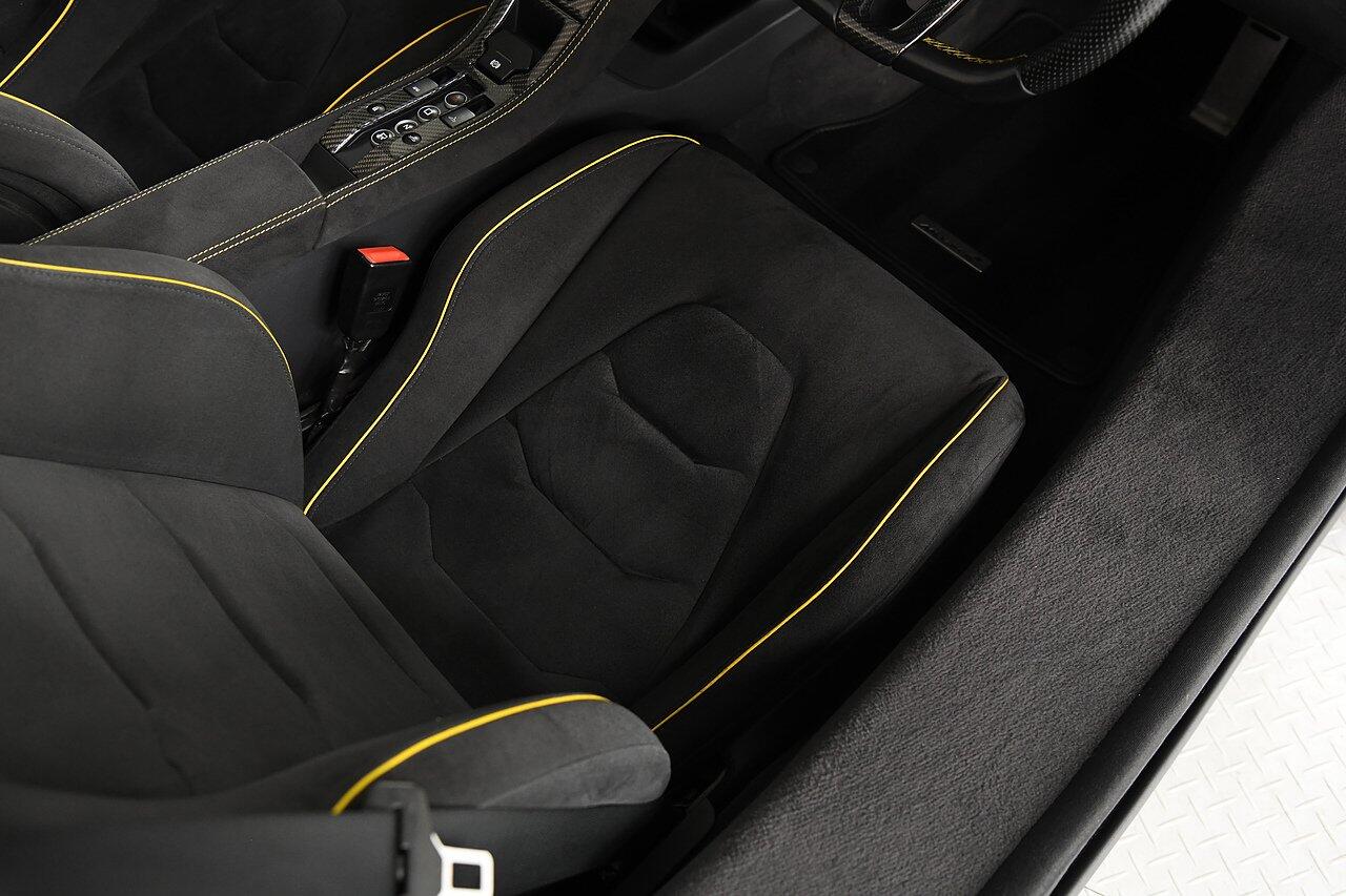 Mclaren 650s view 9