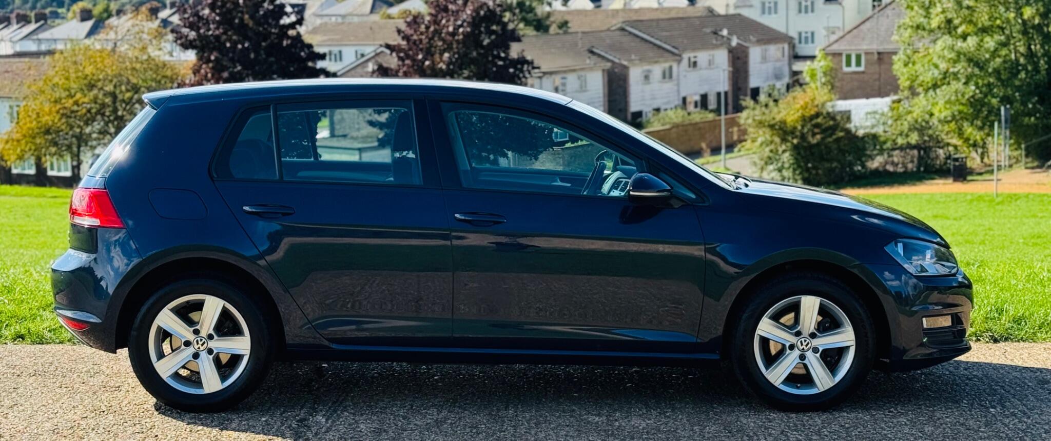 2015 Volkswagen Golf image 12