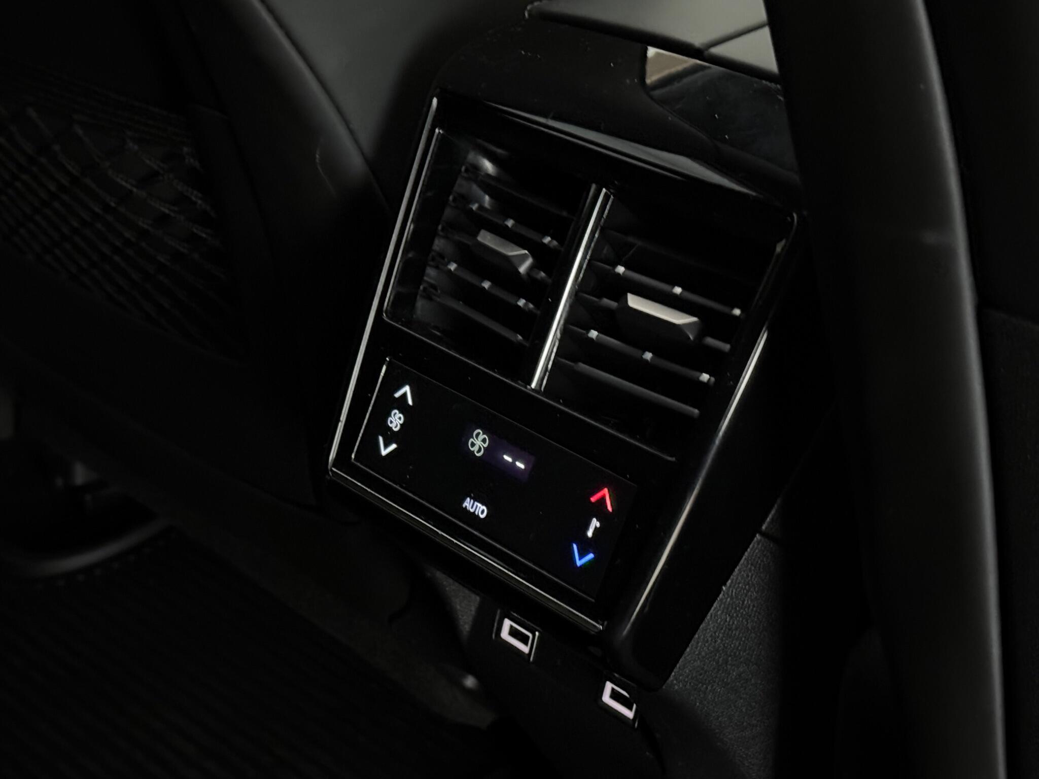 DS Automobiles DS 7 Crossback view 44