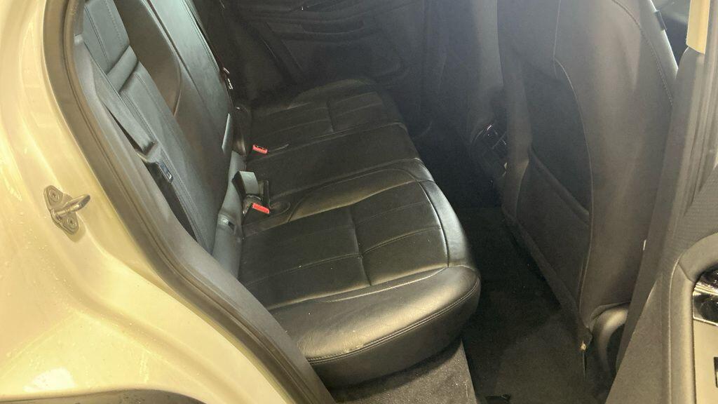 Land Rover Range Rover Evoque view 18